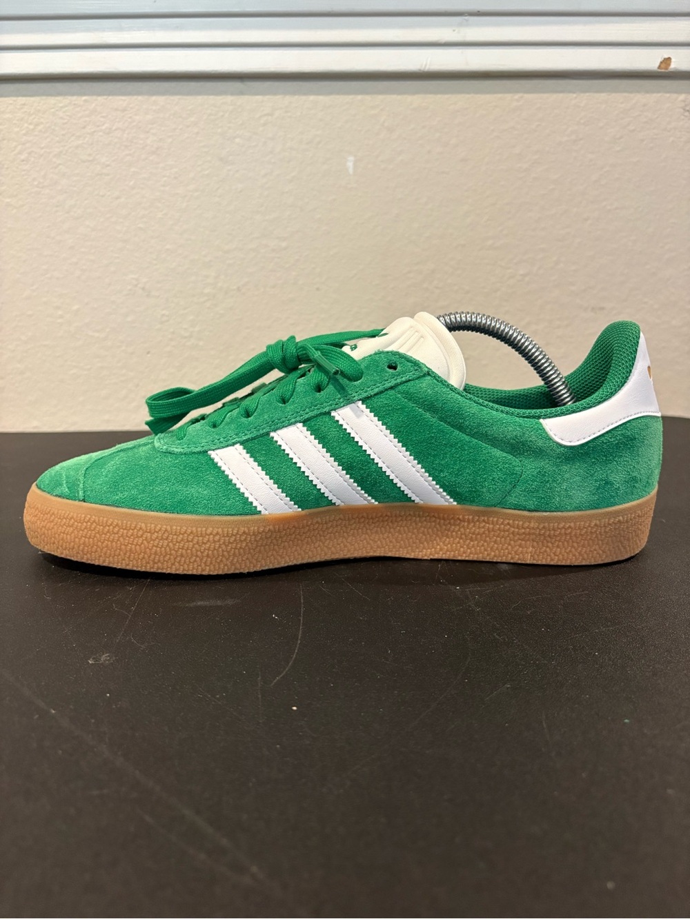 Adidas Gazelle ADV Green Gum Bottoms Casual Shoes JH5247 Mens Size 9.5 - Picture 4 of 10